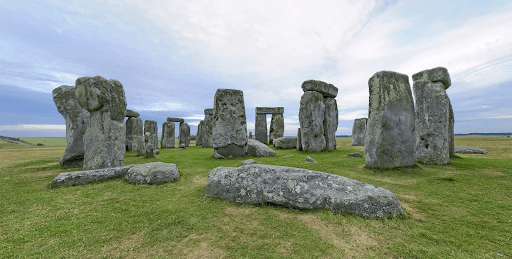 Book a Chauffeur for London to Stonehenge Day Trips Easily